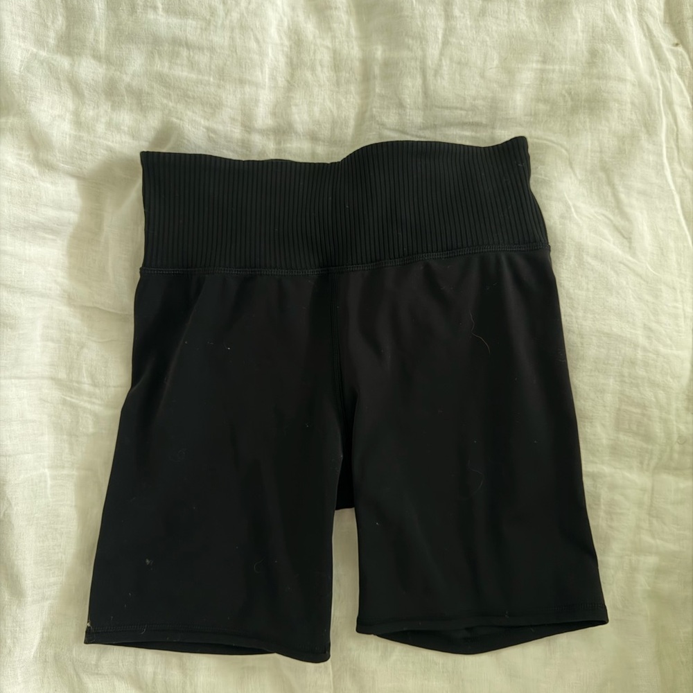 Vuori Women's Black Bike Shorts